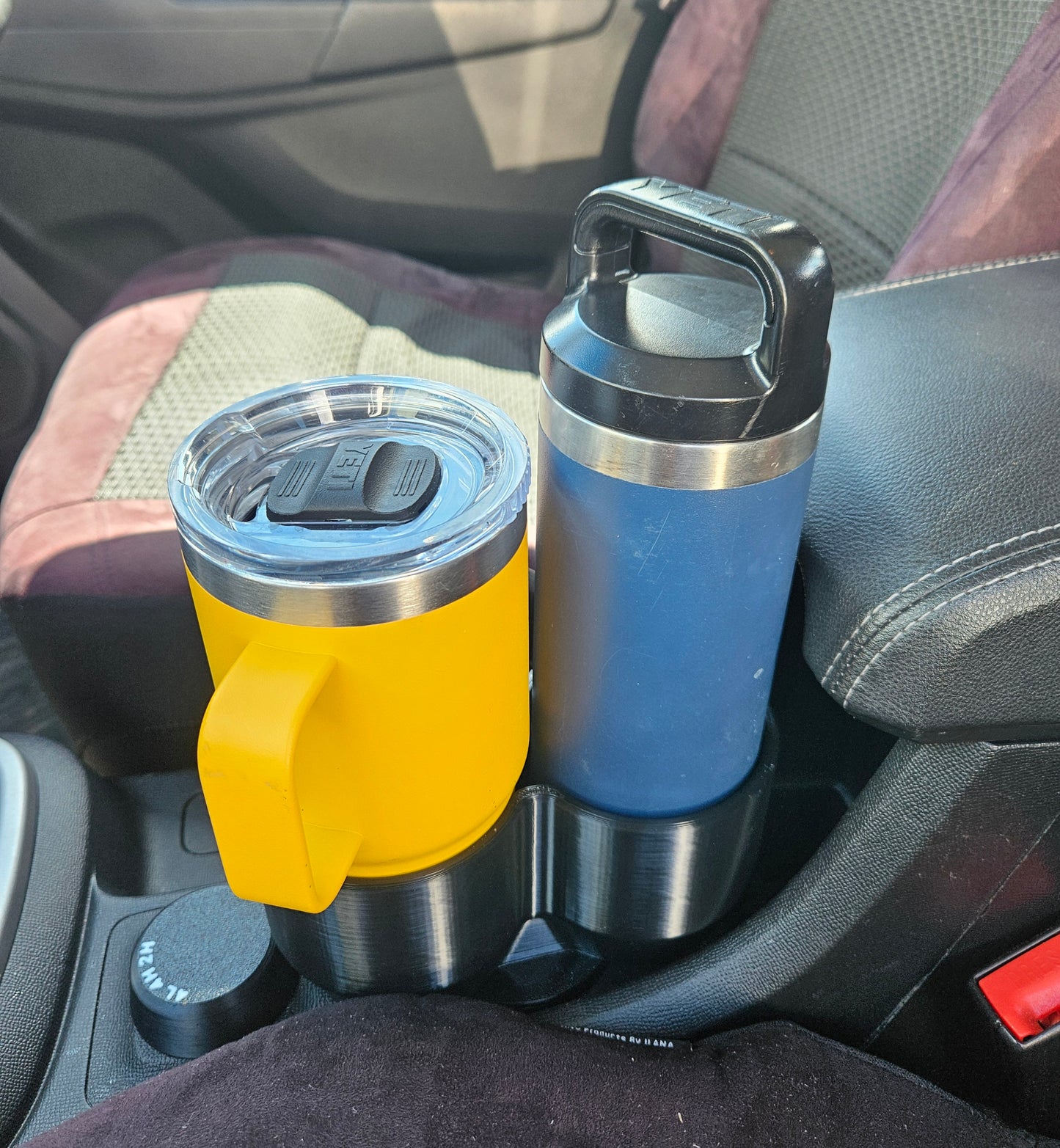 Isuzu DMax/Mux center cup holder